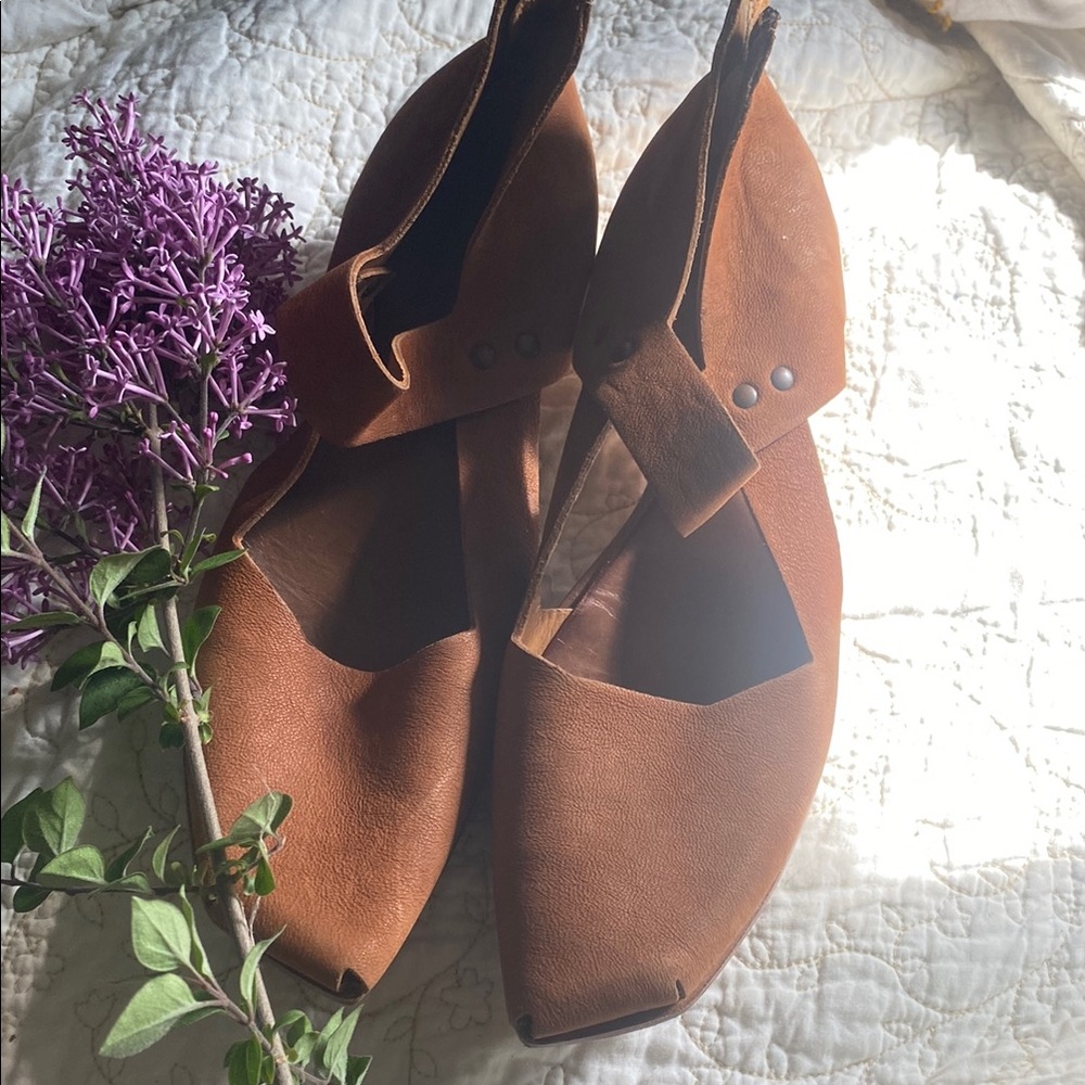 Elegant Brown Heels with Side Cutouts